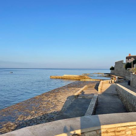 App Robi Apartman Novigrad Istria Kültér fotó